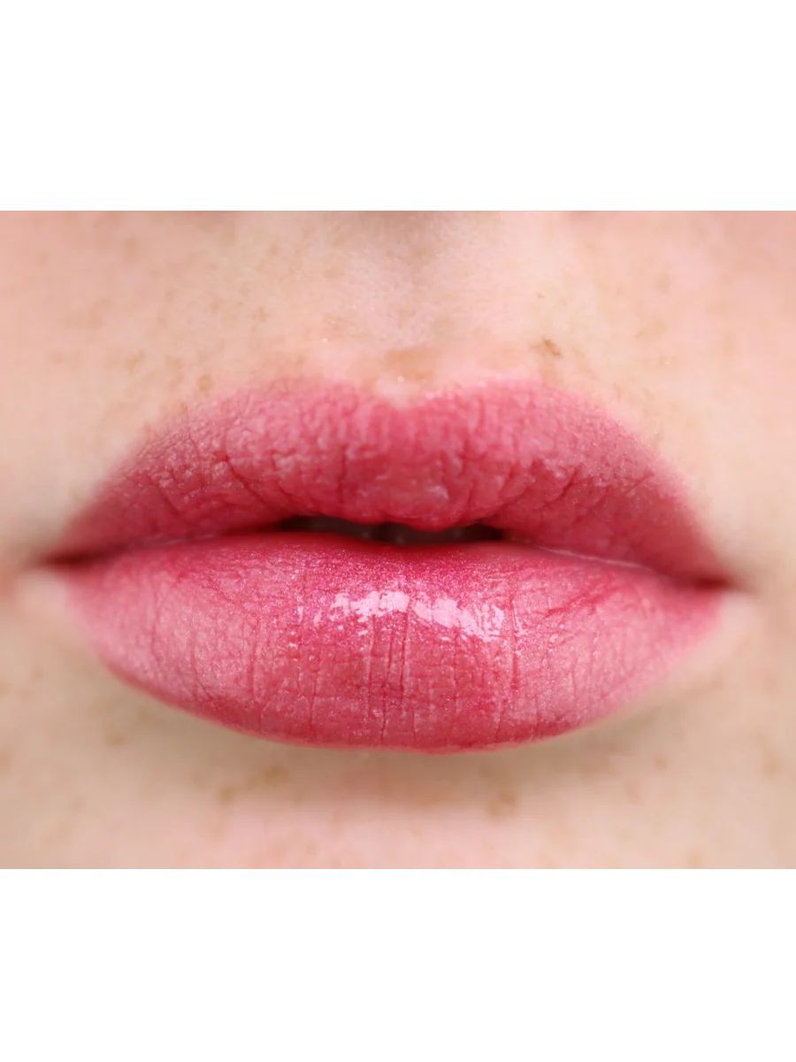 656 Lipgloss With Love - Image 2