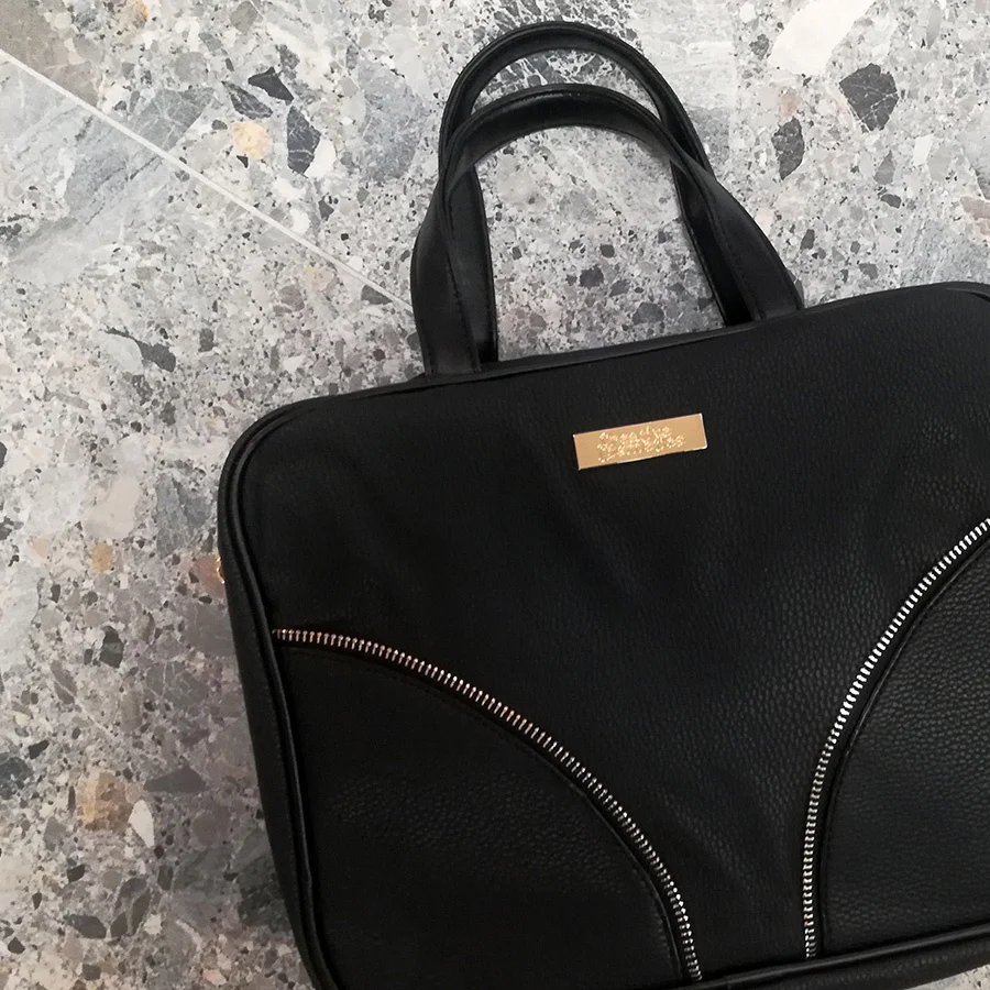 CC Cosmetic Deluxe Bag - Image 3