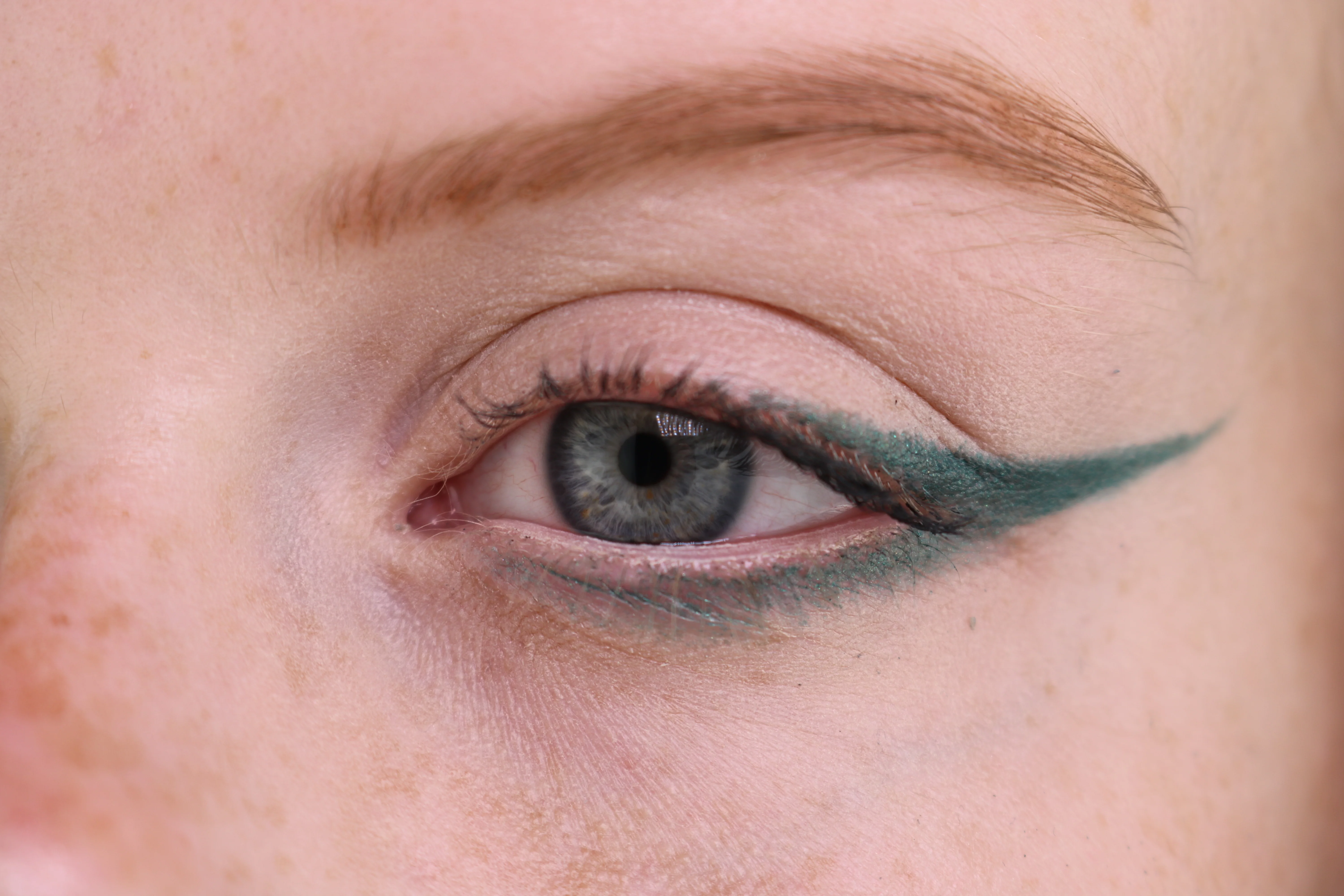 503 Eye Pencil Green Glow - Image 6