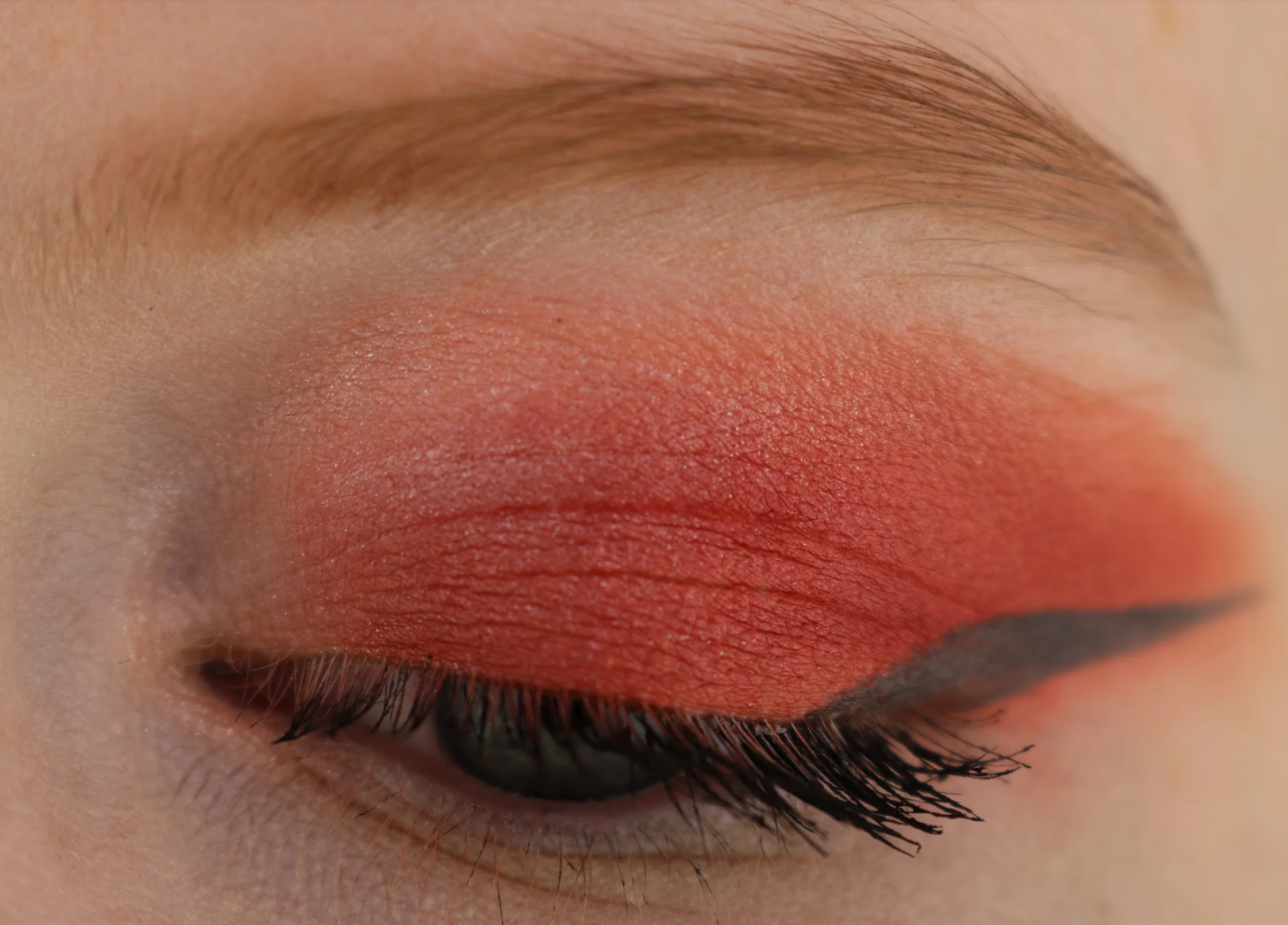 Eyeshadow On Fire - Image 3