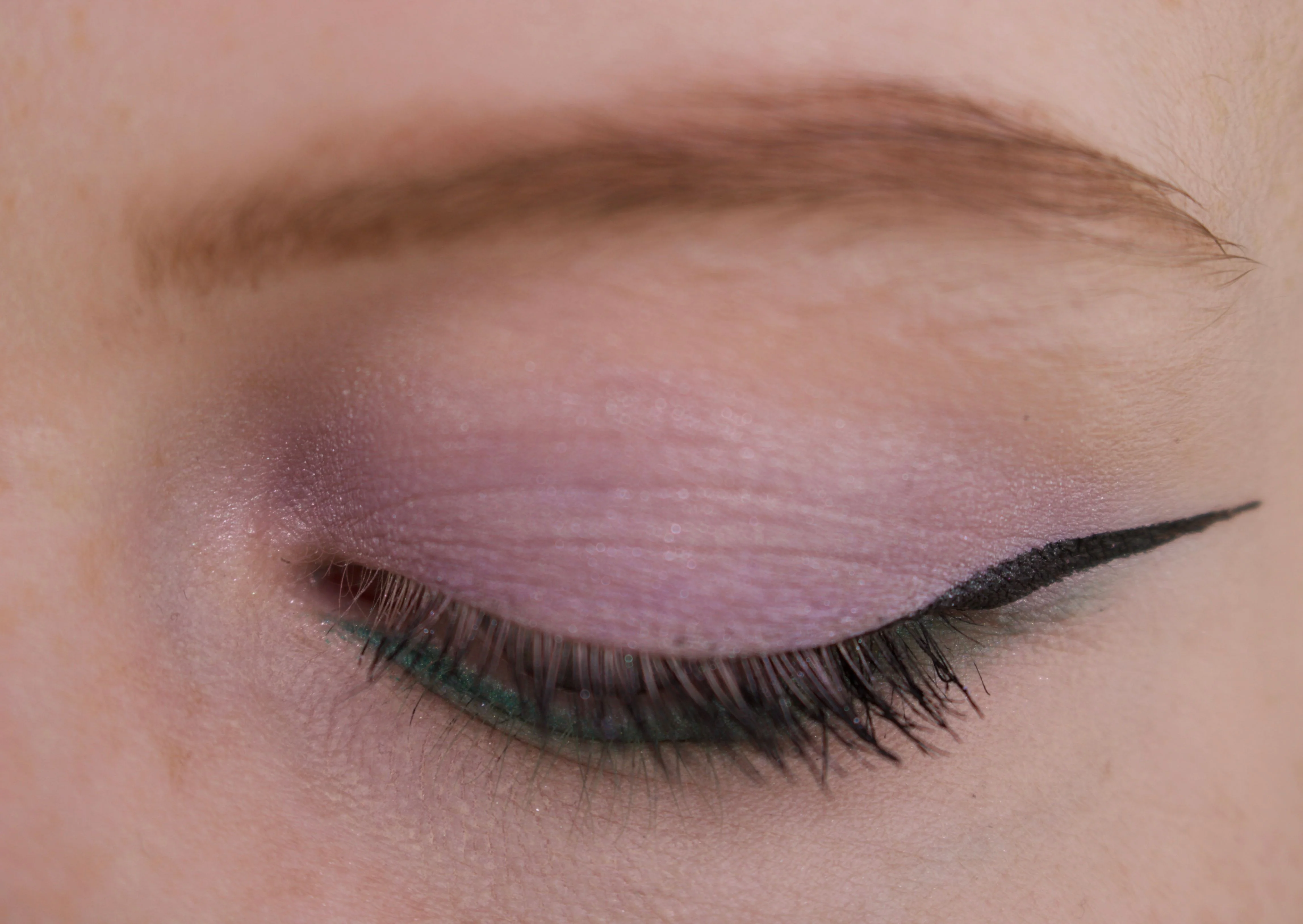Eyeshadow Taylor - Image 3