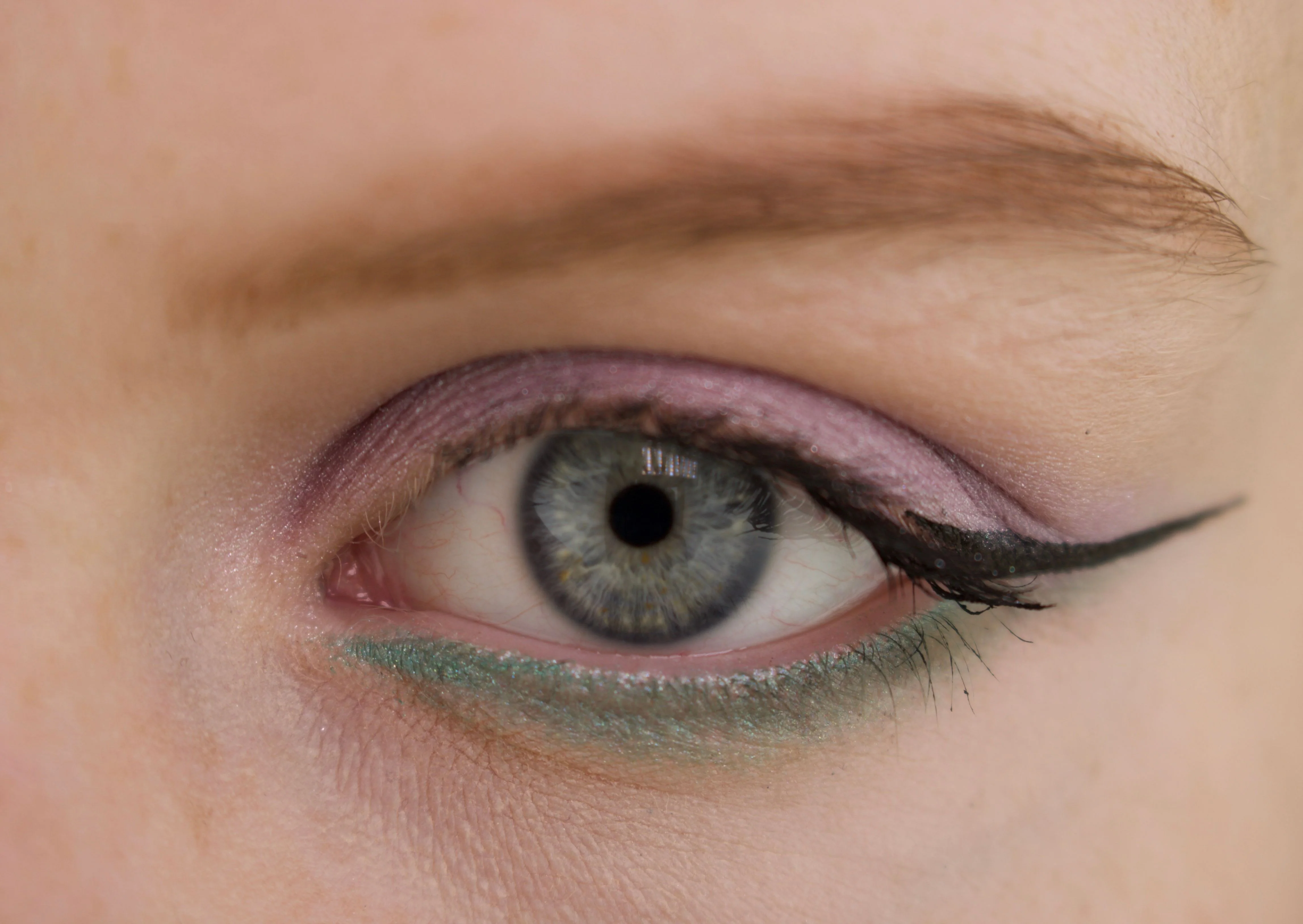 Eyeshadow Taylor - Image 4