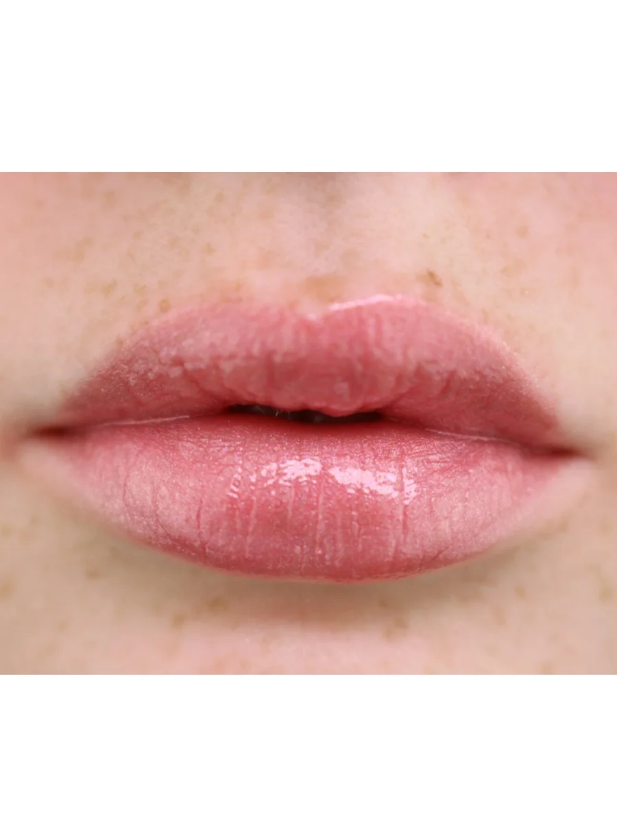 651 Lipgloss Pink Bombshell - Image 2